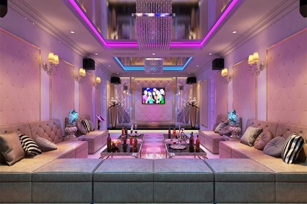 mau-phong-karaoke-8m