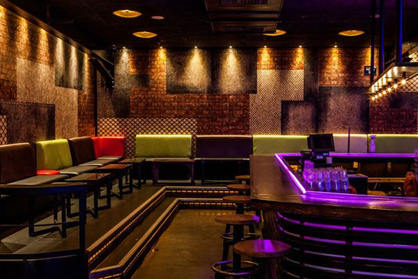 phong-cach-quan-bar-rustic