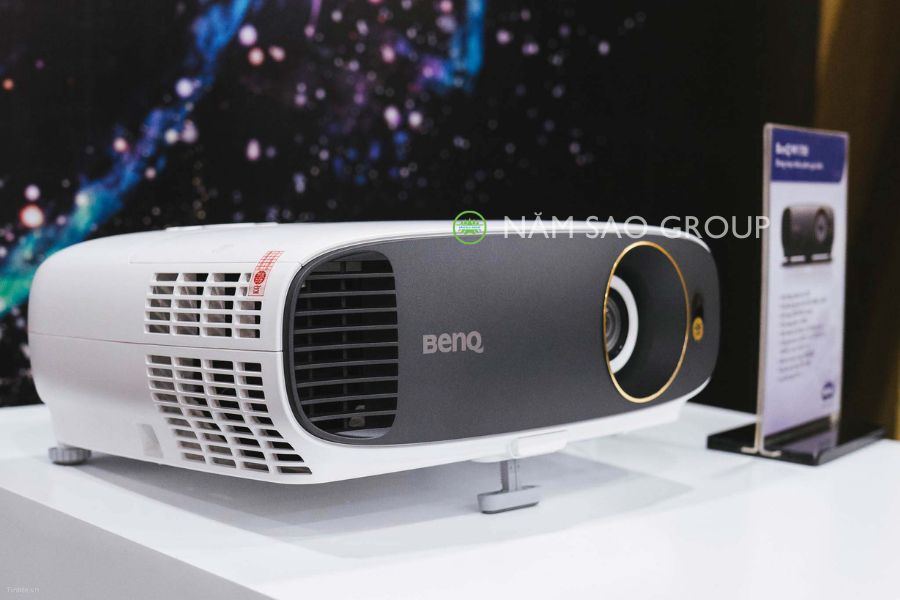 Máy chiếu BenQ W1700