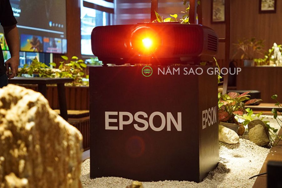 Máy chiếu Epson EH-LS800B
